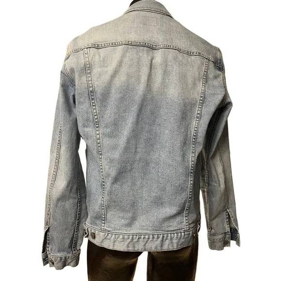GAP Icon Denim Jacket with Washwell Size M